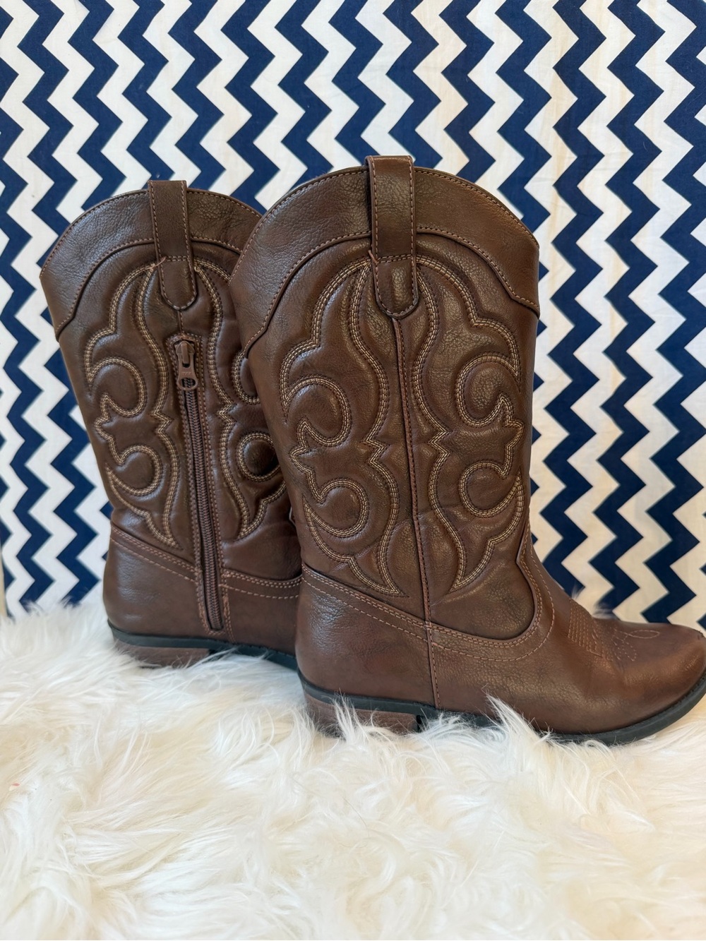 Girls Brown Boots - Picture 2 of 8